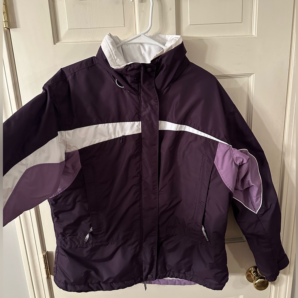 Columbia women’s Purple & White fleece-lined winter ski snow Jacket. Size L.